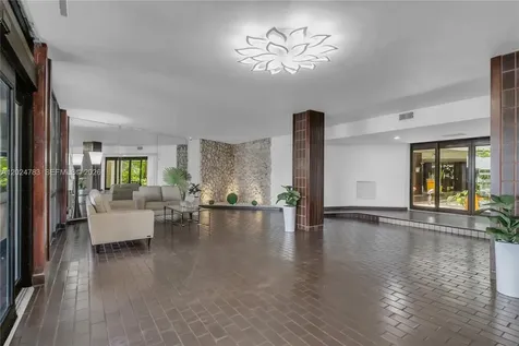 13951 Kendale Lakes Circle Miami FL 33183