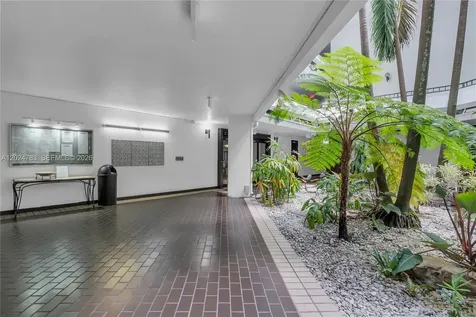 13951 Kendale Lakes Circle Miami FL 33183