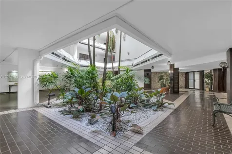 13951 Kendale Lakes Circle Miami FL 33183