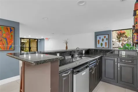 13951 Kendale Lakes Circle Miami FL 33183