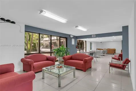 13951 Kendale Lakes Circle Miami FL 33183