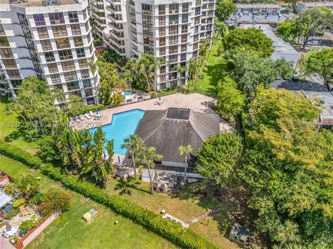 13951 Kendale Lakes Circle Miami FL 33183