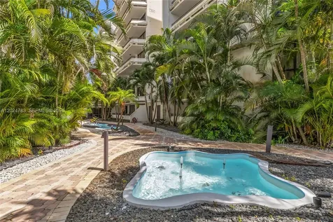 13951 Kendale Lakes Circle Miami FL 33183