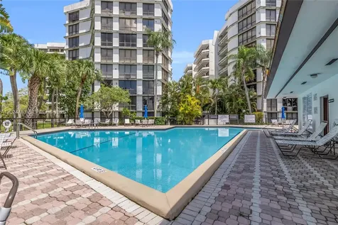13951 Kendale Lakes Circle Miami FL 33183
