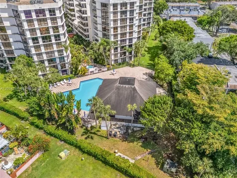 13951 Kendale Lakes Circle Miami FL 33183
