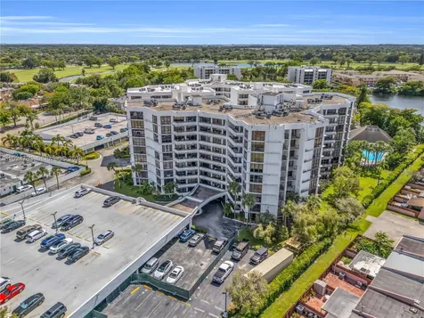 13951 Kendale Lakes Circle Miami FL 33183