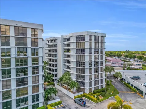 13951 Kendale Lakes Circle Miami FL 33183