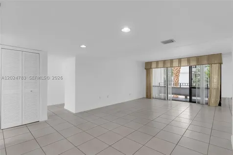 13951 Kendale Lakes Circle Miami FL 33183