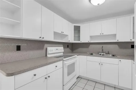 13951 Kendale Lakes Circle Miami FL 33183