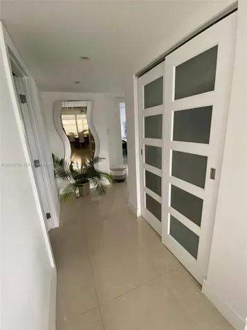 18081 Biscayne Boulevard Aventura FL 33160