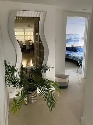 18081 Biscayne Boulevard Aventura FL 33160