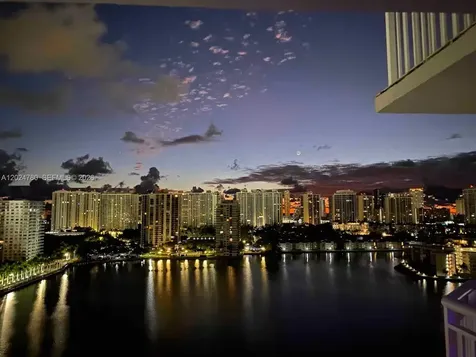18081 Biscayne Boulevard Aventura FL 33160