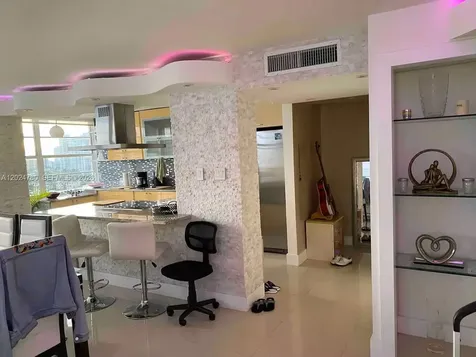 18081 Biscayne Boulevard Aventura FL 33160
