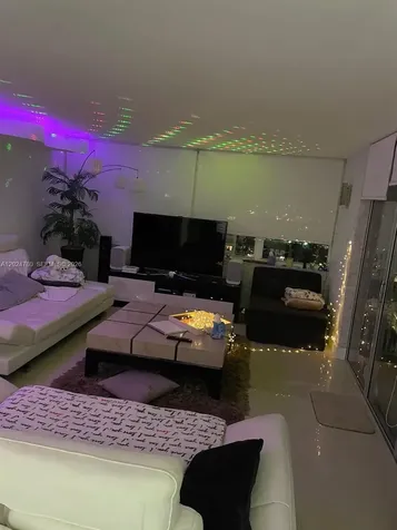 18081 Biscayne Boulevard Aventura FL 33160