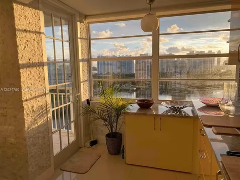 18081 Biscayne Boulevard Aventura FL 33160