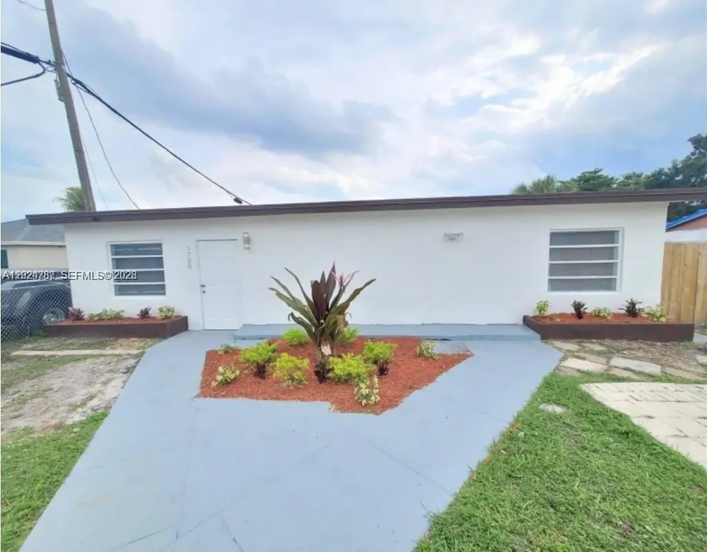 3700 SW 13th Court Fort Lauderdale FL 33312