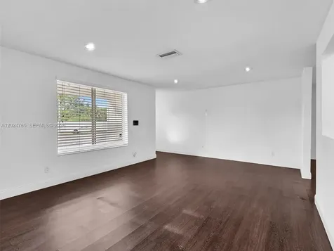 4500 SW 42nd Terrace Dania Beach FL 33314