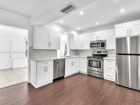 4500 SW 42nd Terrace Dania Beach FL 33314
