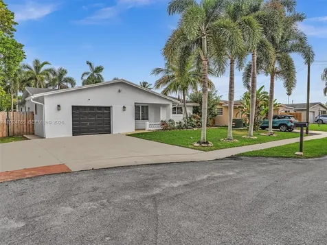 4500 SW 42nd Terrace Dania Beach FL 33314