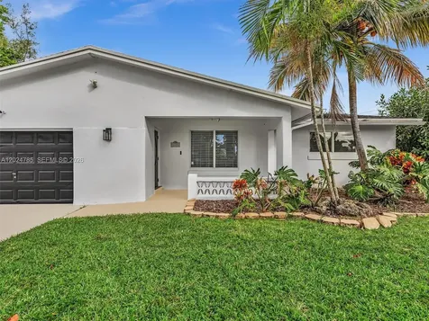 4500 SW 42nd Terrace Dania Beach FL 33314