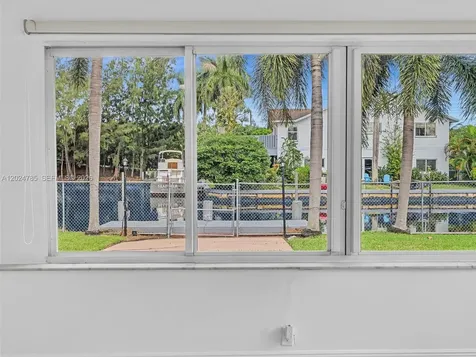 4500 SW 42nd Terrace Dania Beach FL 33314
