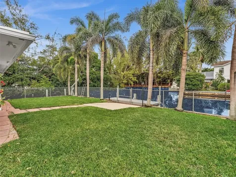 4500 SW 42nd Terrace Dania Beach FL 33314