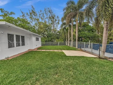 4500 SW 42nd Terrace Dania Beach FL 33314