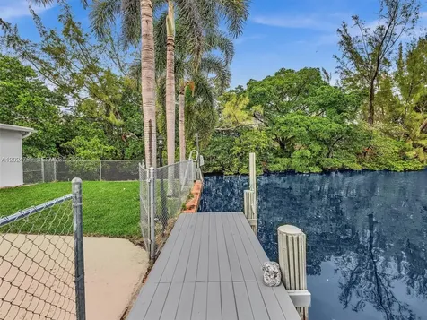 4500 SW 42nd Terrace Dania Beach FL 33314
