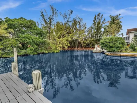 4500 SW 42nd Terrace Dania Beach FL 33314