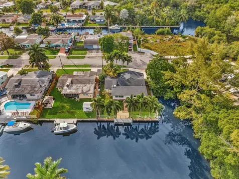 4500 SW 42nd Terrace Dania Beach FL 33314