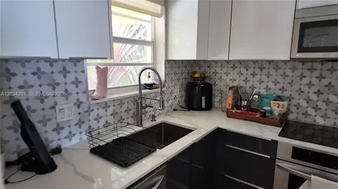 1535 Meridian Avenue Miami Beach FL 33139