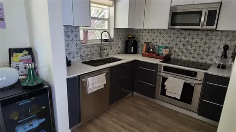 1535 Meridian Avenue Miami Beach FL 33139