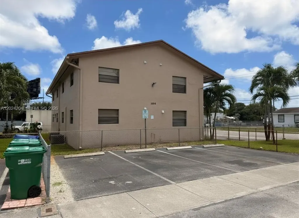 1896 SW 41st Avenue Fort Lauderdale FL 33317