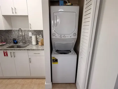 1896 SW 41st Avenue Fort Lauderdale FL 33317