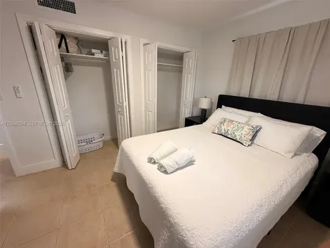 1896 SW 41st Avenue Fort Lauderdale FL 33317