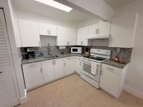 1896 SW 41st Avenue Fort Lauderdale FL 33317