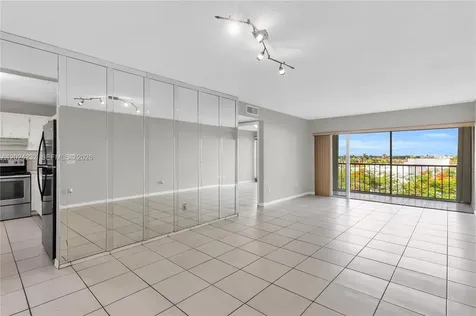 9280 Fontainebleau Boulevard Miami FL 33172