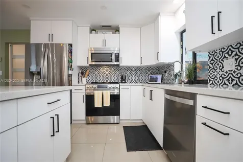 9330 NW 43rd Street Sunrise FL 33351