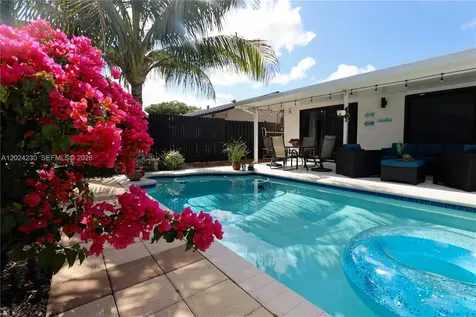 9330 NW 43rd Street Sunrise FL 33351