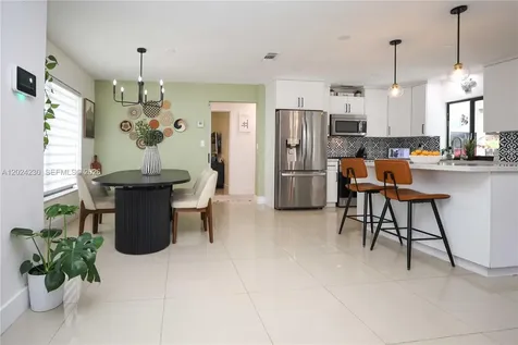 9330 NW 43rd Street Sunrise FL 33351