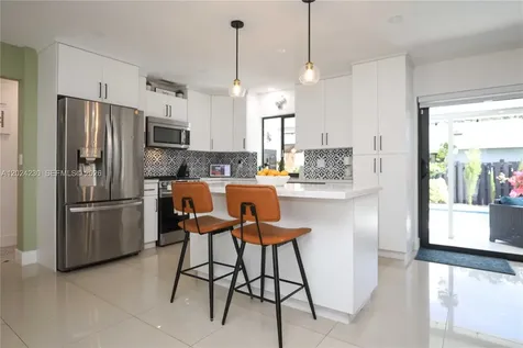 9330 NW 43rd Street Sunrise FL 33351