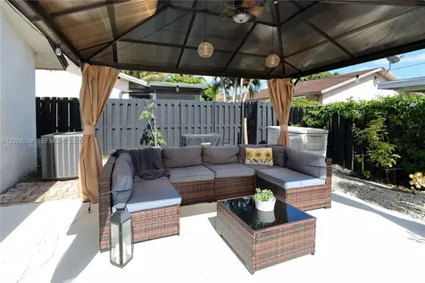 9330 NW 43rd Street Sunrise FL 33351