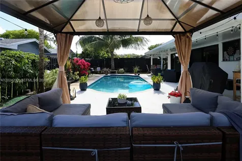 9330 NW 43rd Street Sunrise FL 33351