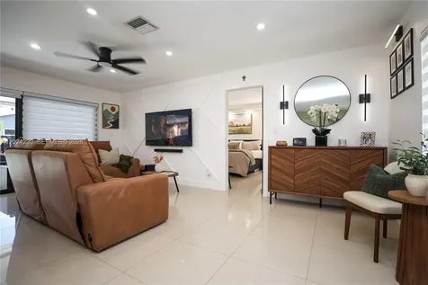 9330 NW 43rd Street Sunrise FL 33351