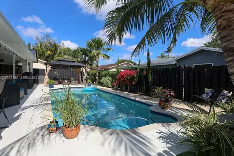 9330 NW 43rd Street Sunrise FL 33351