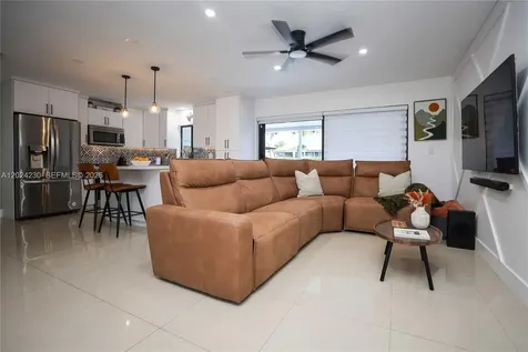 9330 NW 43rd Street Sunrise FL 33351