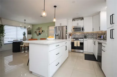 9330 NW 43rd Street Sunrise FL 33351