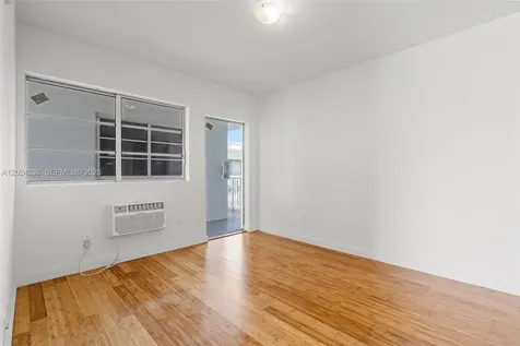 7950 Tatum Waterway Drive Miami Beach FL 33141