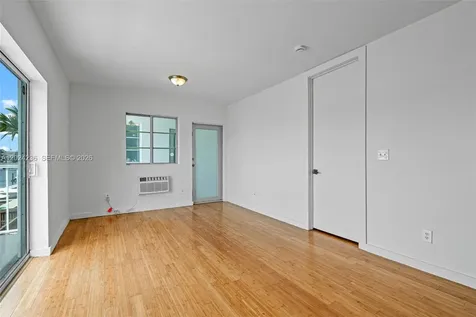 7950 Tatum Waterway Drive Miami Beach FL 33141