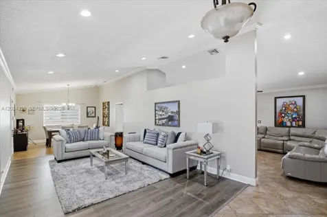 6520 Olde Moat Way Davie FL 33331